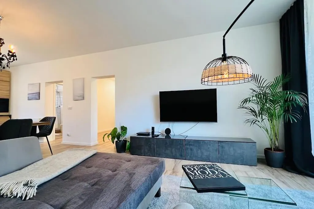 Central Designer 3 Room Apt With Terrace & Parking 베를린 아파트