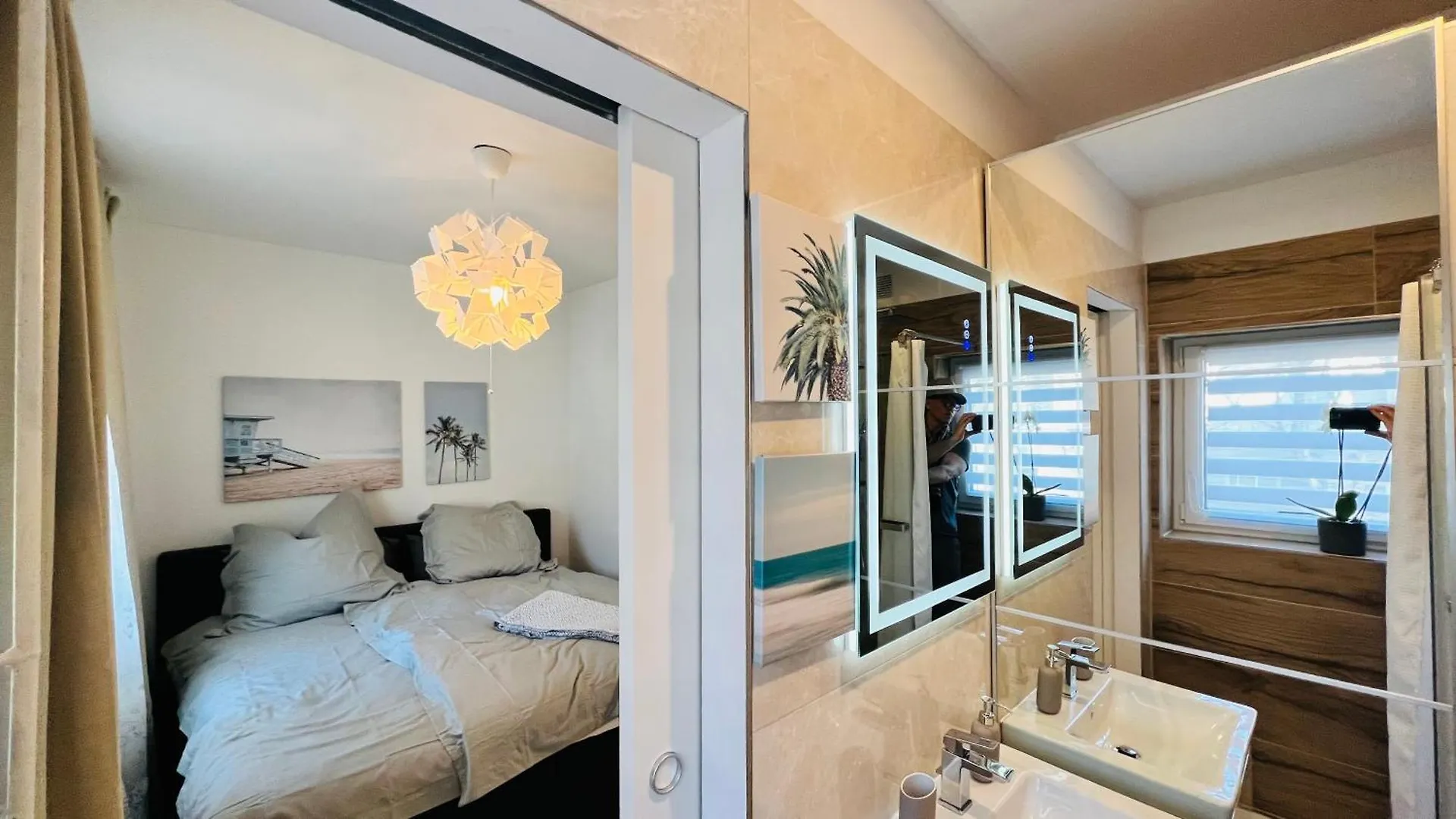 Central Designer 3 Room Apt With Terrace & Parking 베를린 독일